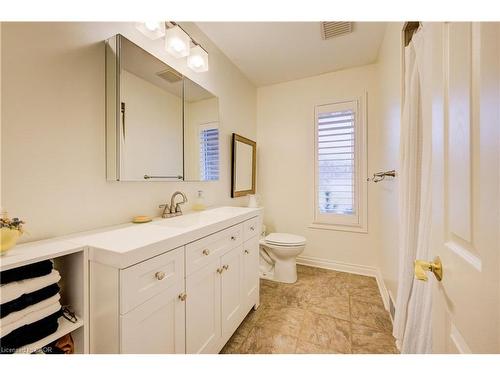 50 Edgewood Avenue, Hamilton, ON - Indoor Photo Showing Bathroom