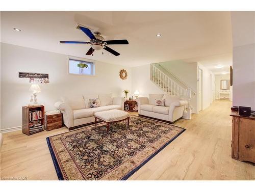 50 Edgewood Avenue, Hamilton, ON - Indoor Photo Showing Living Room
