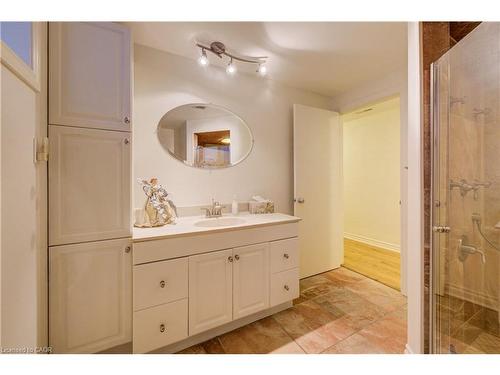 50 Edgewood Avenue, Hamilton, ON - Indoor Photo Showing Bathroom