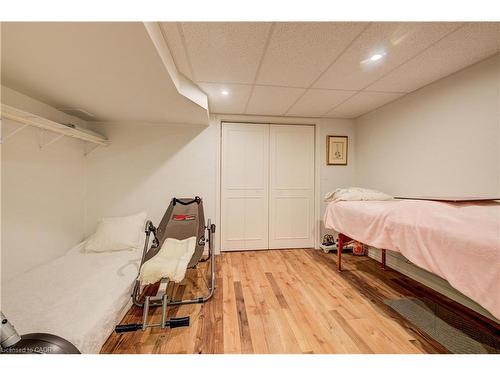 50 Edgewood Avenue, Hamilton, ON - Indoor Photo Showing Bedroom