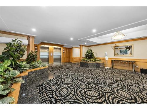 802-1272 Ontario Street, Burlington, ON - Indoor Photo Showing Other Room