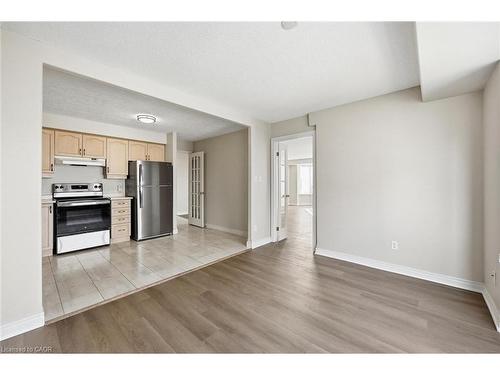 802-1272 Ontario Street, Burlington, ON - Indoor Photo Showing Kitchen