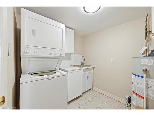 802-1272 Ontario Street, Burlington, ON - Indoor Photo Showing Laundry Room