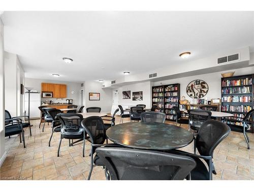 802-1272 Ontario Street, Burlington, ON - Indoor Photo Showing Dining Room