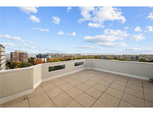 802-1272 Ontario Street, Burlington, ON - Outdoor With View