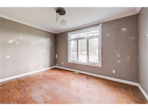 14 Athlone Road, Cambridge, ON - Indoor Photo Showing Other Room