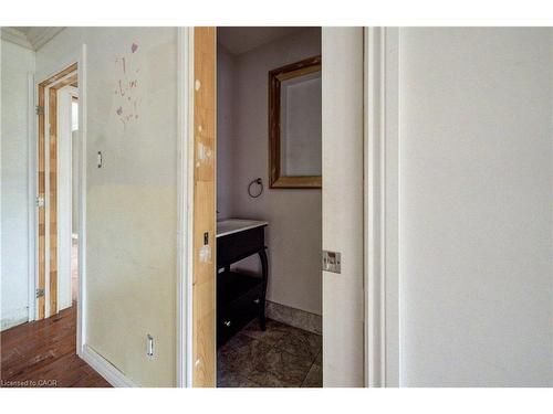 14 Athlone Road, Cambridge, ON - Indoor