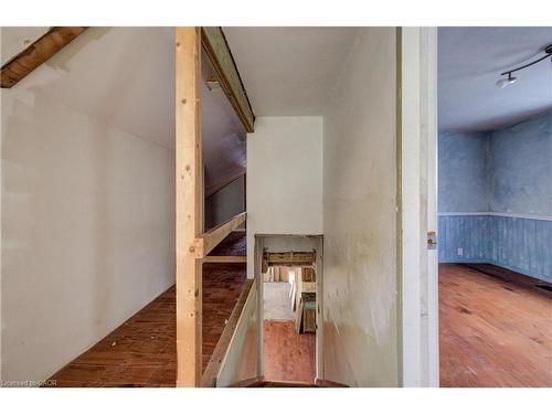14 Athlone Road, Cambridge, ON - Indoor Photo Showing Other Room