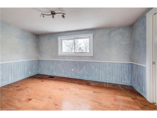 14 Athlone Road, Cambridge, ON - Indoor Photo Showing Other Room