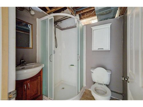 14 Athlone Road, Cambridge, ON - Indoor Photo Showing Bathroom