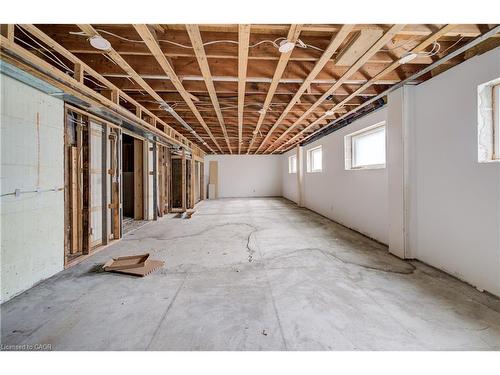 14 Athlone Road, Cambridge, ON - Indoor Photo Showing Other Room