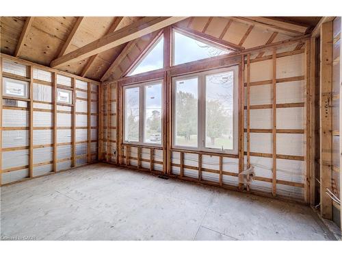 14 Athlone Road, Cambridge, ON - Indoor Photo Showing Other Room