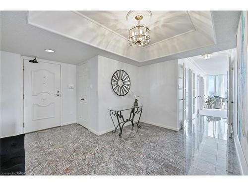 1808-2170 Marine Drive, Oakville, ON - Indoor Photo Showing Other Room