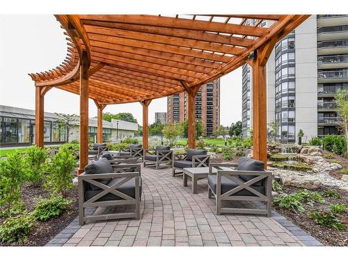 1808-2170 Marine Drive, Oakville, ON - Outdoor