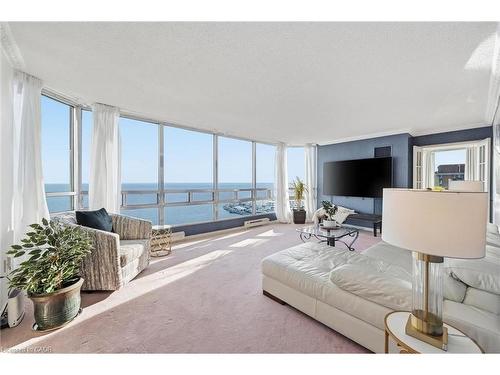 1808-2170 Marine Drive, Oakville, ON - Indoor Photo Showing Living Room