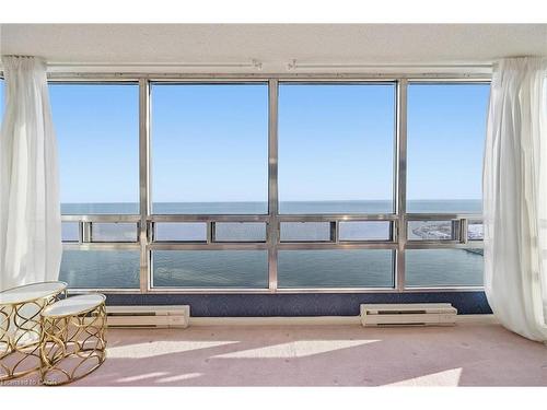 1808-2170 Marine Drive, Oakville, ON - Indoor Photo Showing Other Room