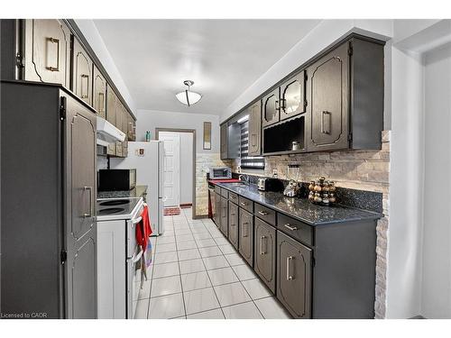 6186 Delta Drive, Niagara Falls, ON - Indoor Photo Showing Kitchen