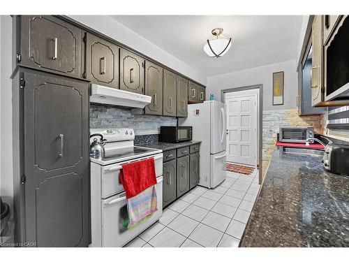 6186 Delta Drive, Niagara Falls, ON - Indoor Photo Showing Kitchen