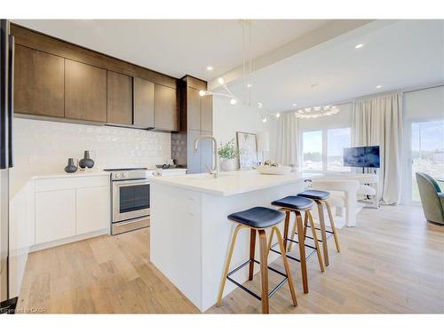 23 Ashford Street, Cambridge, ON - Indoor Photo Showing Kitchen With Upgraded Kitchen