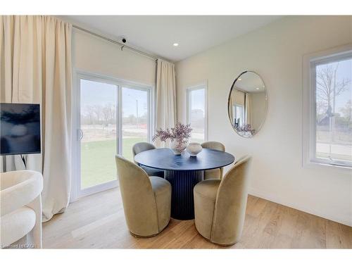 23 Ashford Street, Cambridge, ON - Indoor Photo Showing Dining Room