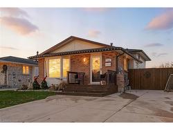 7021 Venus Crescent  Niagara Falls, ON L2G 7E6