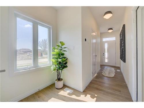 210 Green Gate Boulevard, Cambridge, ON - Indoor Photo Showing Other Room