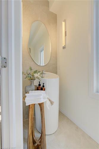 210 Green Gate Boulevard, Cambridge, ON - Indoor Photo Showing Bathroom