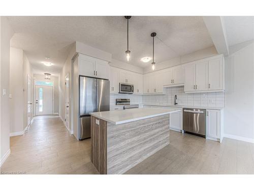 256 Green Gate Boulevard, Cambridge, ON - Indoor Photo Showing Kitchen With Upgraded Kitchen