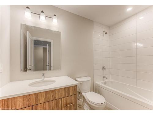 256 Green Gate Boulevard, Cambridge, ON - Indoor Photo Showing Bathroom