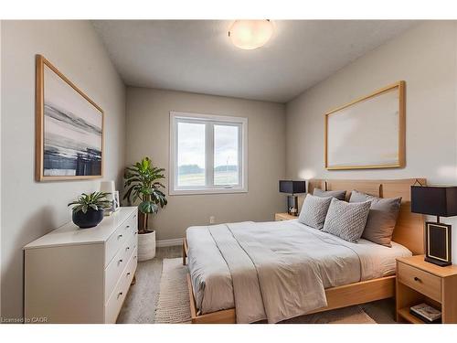 256 Green Gate Boulevard, Cambridge, ON - Indoor Photo Showing Bedroom