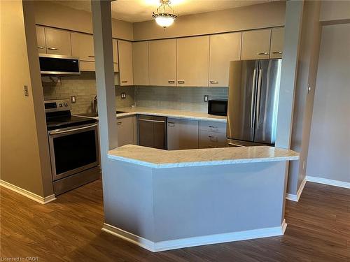 52-3085 Kingsway Drive, Kitchener, ON - Indoor Photo Showing Kitchen With Stainless Steel Kitchen