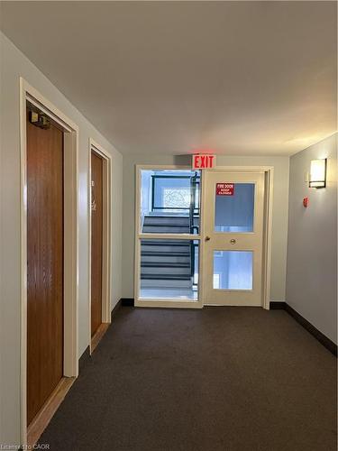 52-3085 Kingsway Drive, Kitchener, ON - Indoor Photo Showing Other Room