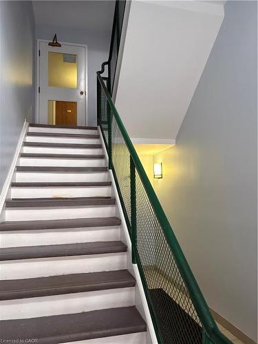 52-3085 Kingsway Drive, Kitchener, ON - Indoor Photo Showing Other Room