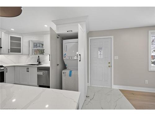 84 Blanmora Drive, Hamilton, ON - Indoor Photo Showing Kitchen
