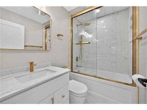84 Blanmora Drive, Hamilton, ON - Indoor Photo Showing Bathroom