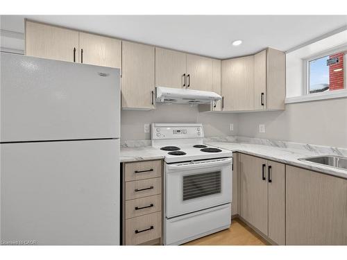 84 Blanmora Drive, Hamilton, ON - Indoor Photo Showing Kitchen