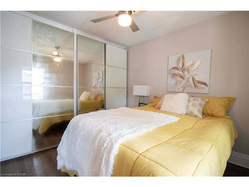 10 Manning Street, St. Catharines, ON - Indoor Photo Showing Bedroom