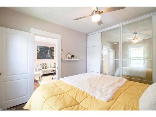 10 Manning Street, St. Catharines, ON - Indoor Photo Showing Bedroom