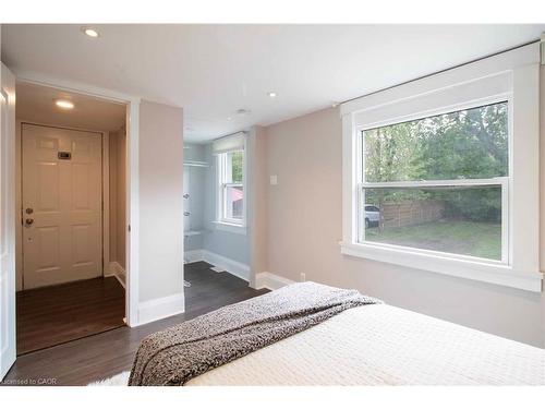 10 Manning Street, St. Catharines, ON - Indoor Photo Showing Bedroom