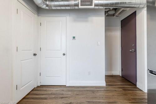 302-433 Barton Street E, Hamilton, ON - Indoor Photo Showing Other Room