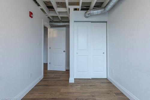 302-433 Barton Street E, Hamilton, ON - Indoor Photo Showing Other Room