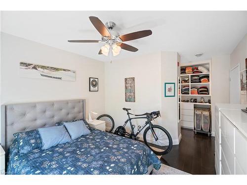 102-26 Wellington Street, St. Catharines, ON - Indoor Photo Showing Bedroom