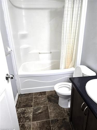 3-91 Dixon Street, Kitchener, ON - Indoor Photo Showing Bathroom