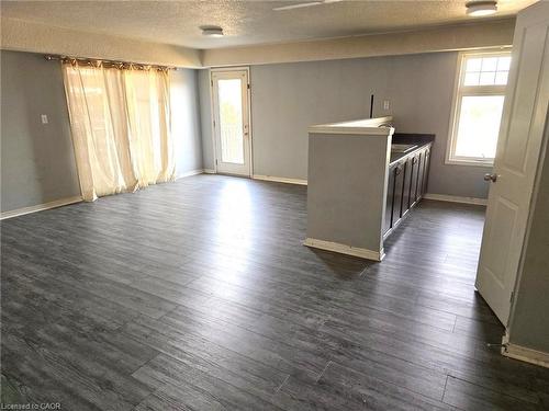 3-91 Dixon Street, Kitchener, ON - Indoor