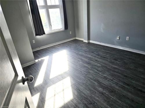 3-91 Dixon Street, Kitchener, ON - Indoor Photo Showing Other Room