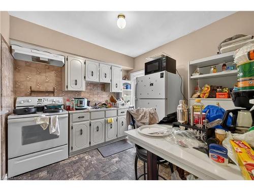 19 Morden Street, Hamilton, ON - Indoor Photo Showing Kitchen