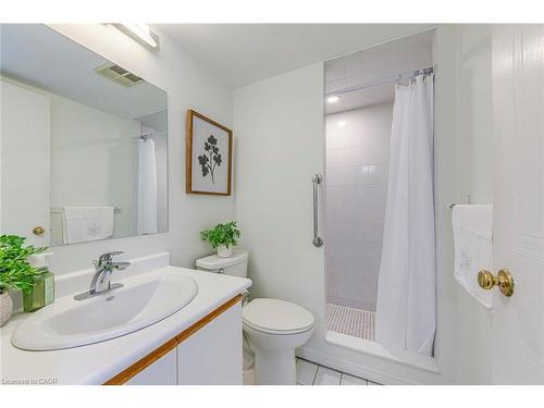 902-5080 Pinedale Avenue, Burlington, ON - Indoor Photo Showing Bathroom