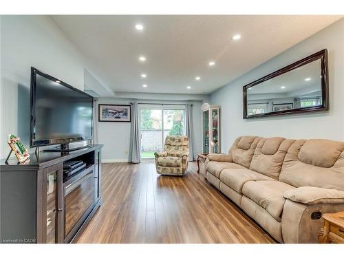 14-1548 Newlands Crescent, Burlington, ON - Indoor Photo Showing Living Room