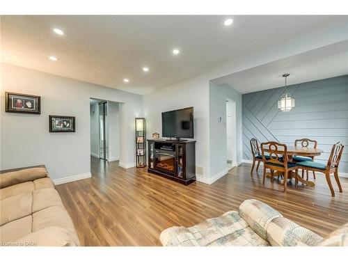 14-1548 Newlands Crescent, Burlington, ON - Indoor Photo Showing Living Room