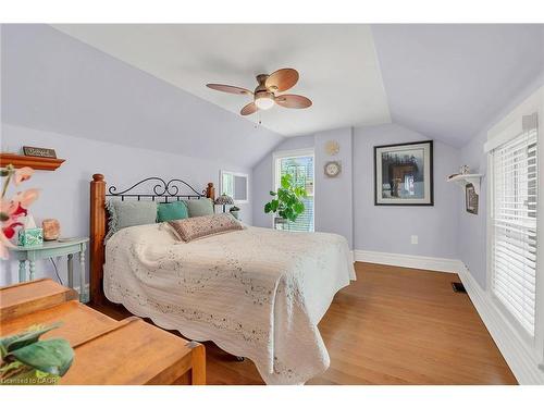 91 Pearl Street S, Hamilton, ON - Indoor Photo Showing Bedroom